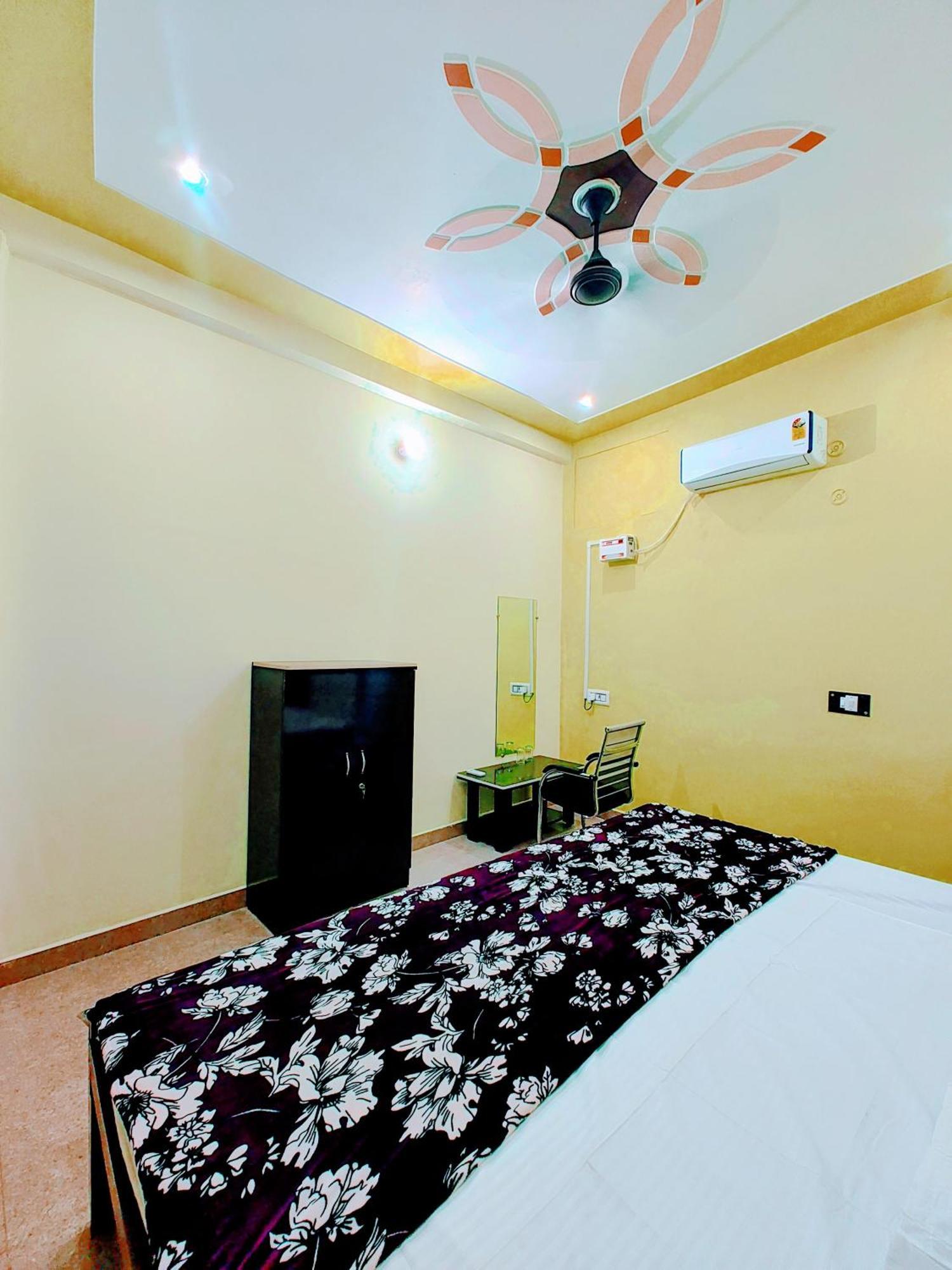 Hotel Raghukul Ayodhya المظهر الخارجي الصورة