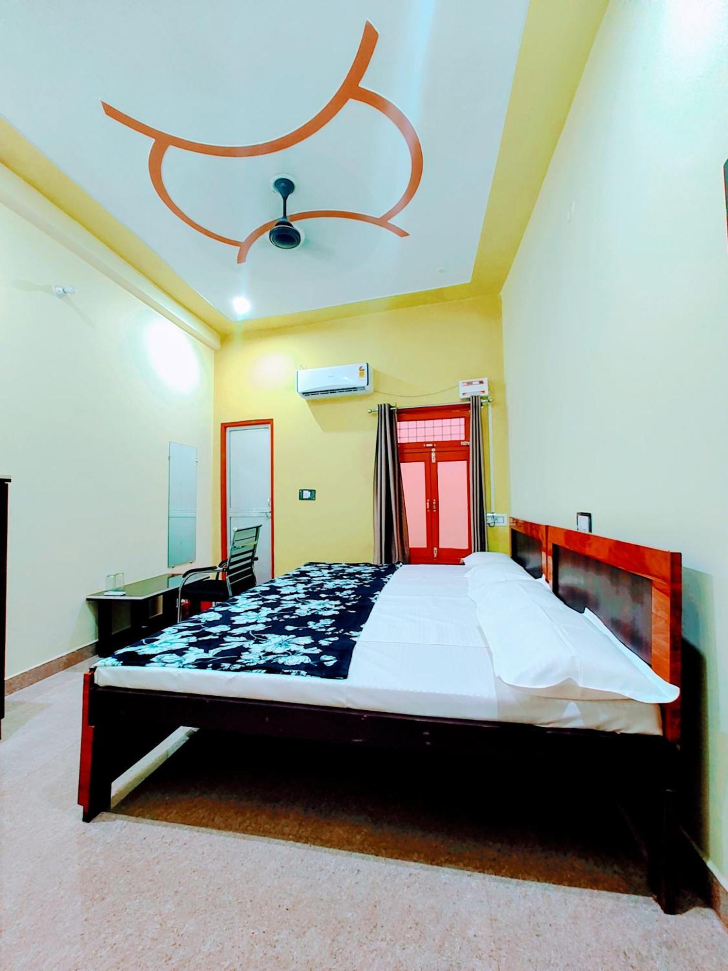 Hotel Raghukul Ayodhya المظهر الخارجي الصورة