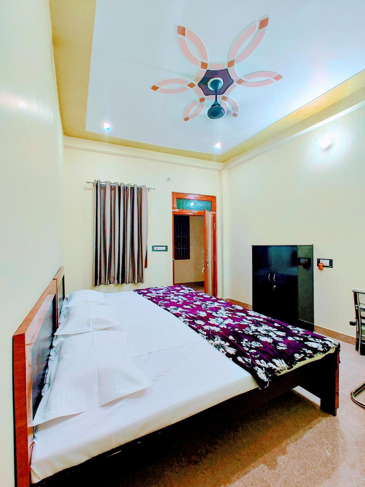 Hotel Raghukul Ayodhya المظهر الخارجي الصورة