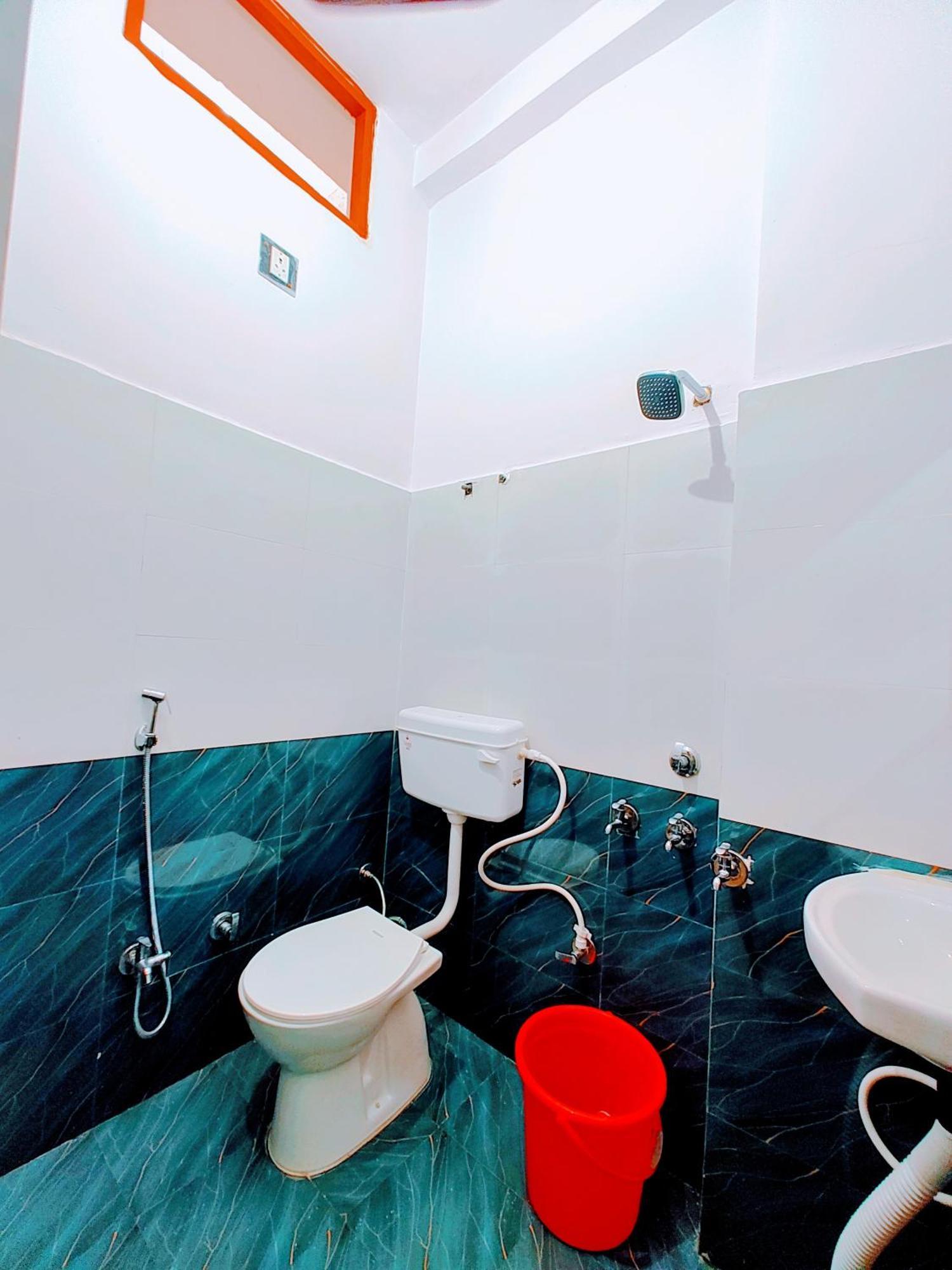 Hotel Raghukul Ayodhya المظهر الخارجي الصورة