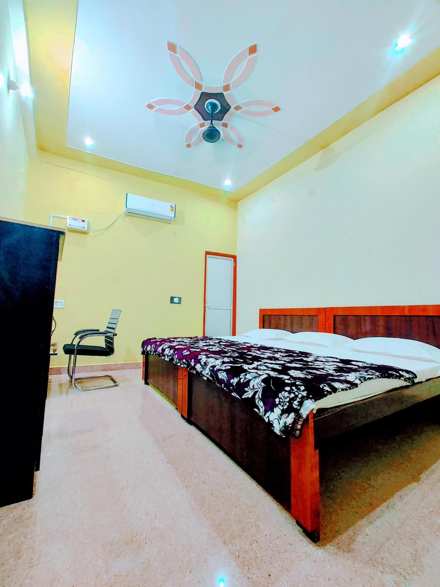 Hotel Raghukul Ayodhya المظهر الخارجي الصورة