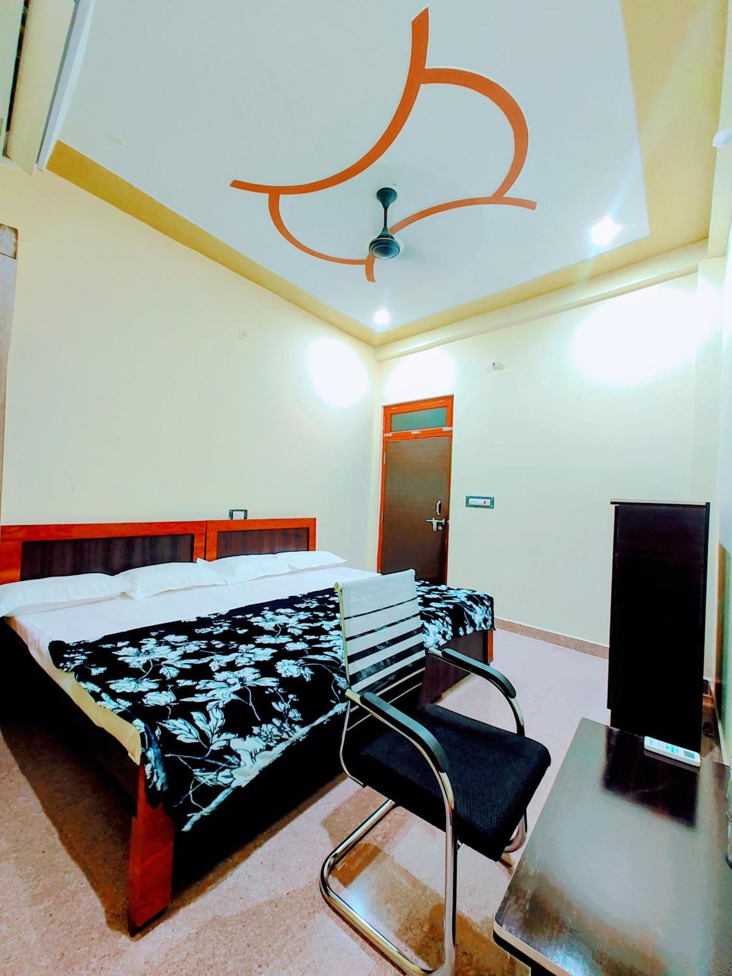 Hotel Raghukul Ayodhya المظهر الخارجي الصورة